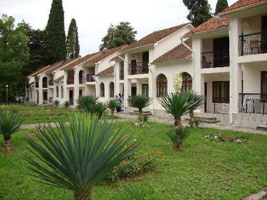 Привлекательность отдыха в гостиницах и отелях Абхазии в соотношении цена - качества. Отель в Сухуми