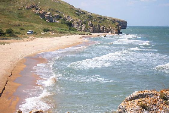 Купальный сезон на Азовском море начинается уже в мае, поскольку погода уже достаточно теплая 