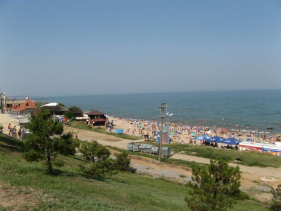 Пляж Ильичевска - маленького города в Одесской области