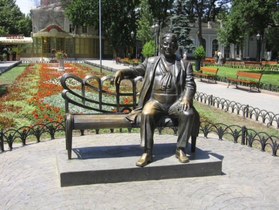 Памятник Леониду Утёсову