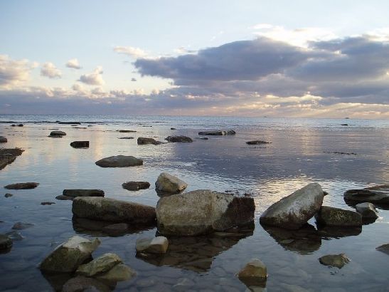 Каменный пляж является наиболее известным в Геленджике 