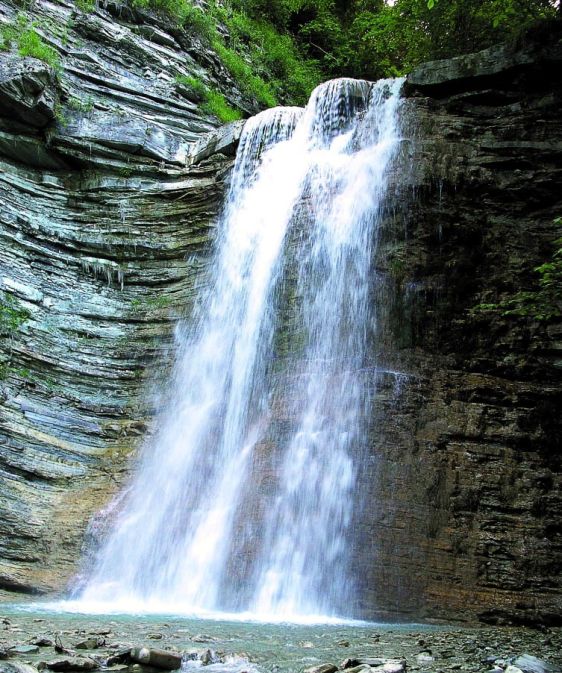 Гебиусские водопады расположены в 6 км от посёлка Архипо-Осиповки